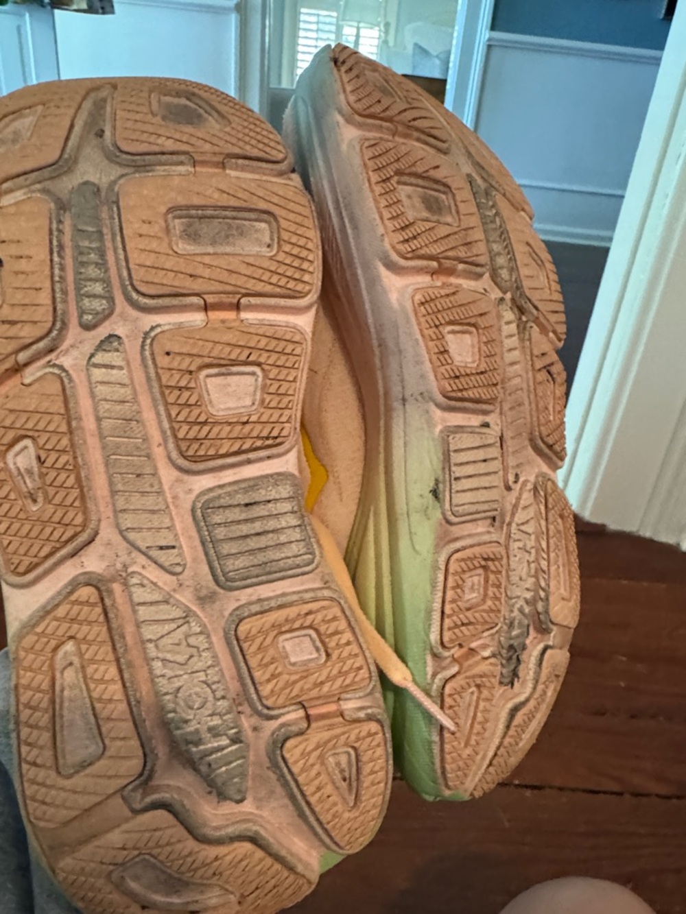 Running shoes - Picture 4 of 4